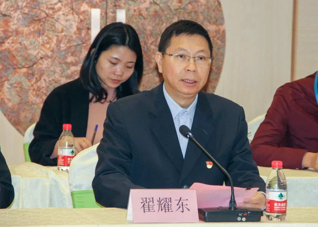 桥头镇委书记翟耀东致辞